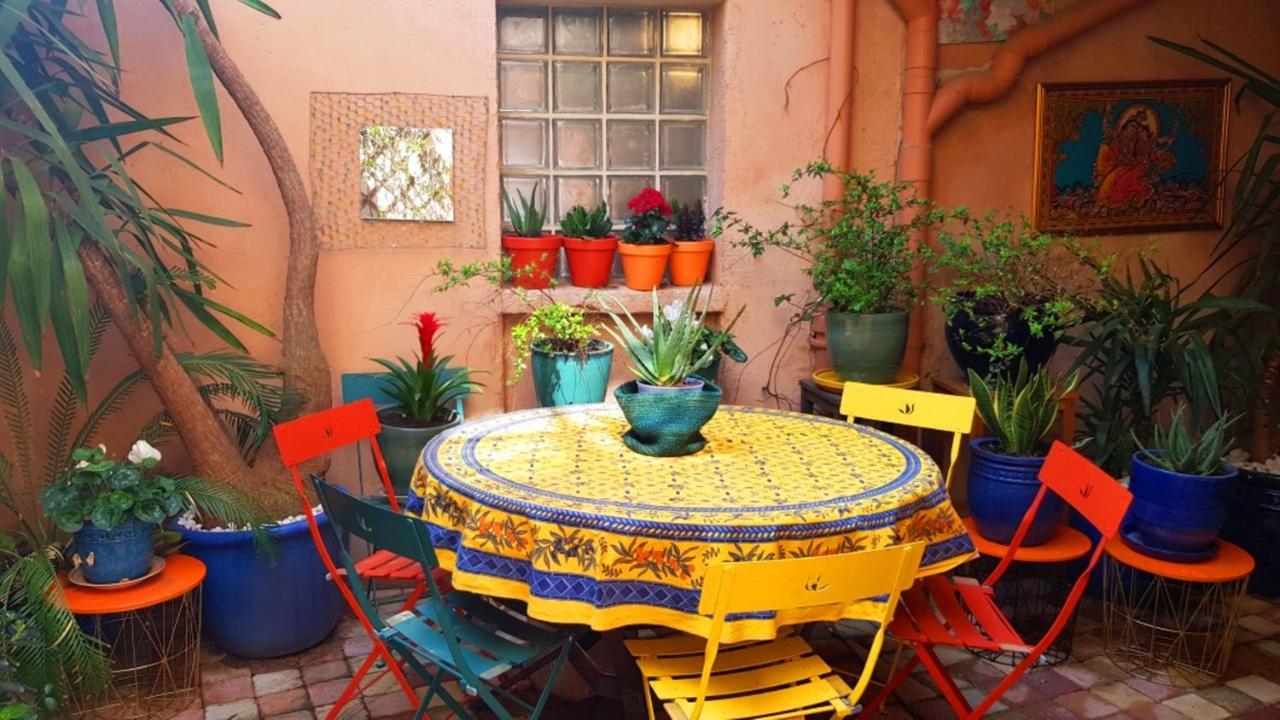 Petit Patio En Centre Ville Nîmes Exterior foto